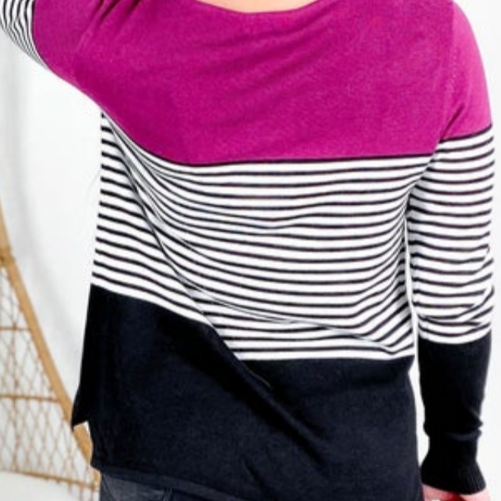 Andree by Unit Luxe Deep Plum & Black Colorblock Top - Picture 3 of 6